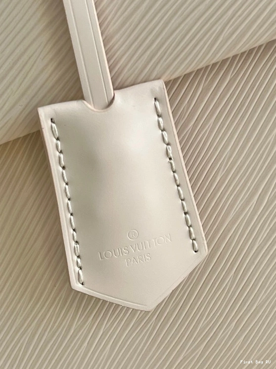 First bag LOUIS VUITTON BB CHANELUNY 0808